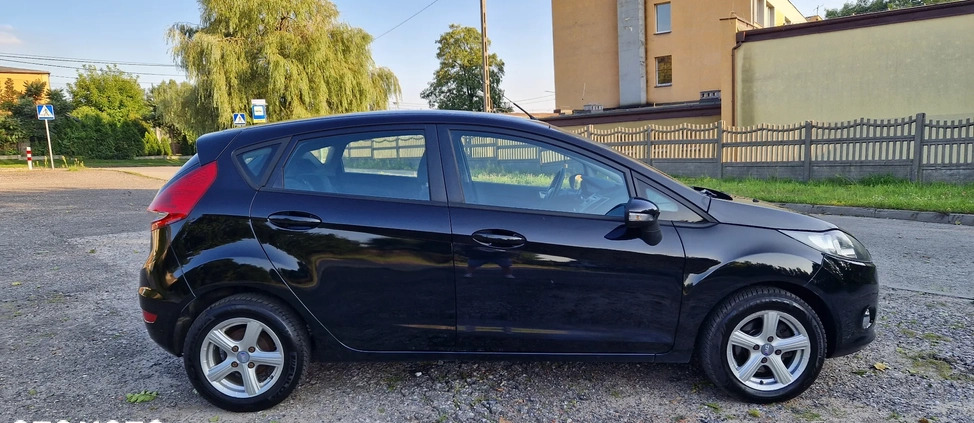 Ford Fiesta cena 19900 przebieg: 211000, rok produkcji 2012 z Świecie małe 191
